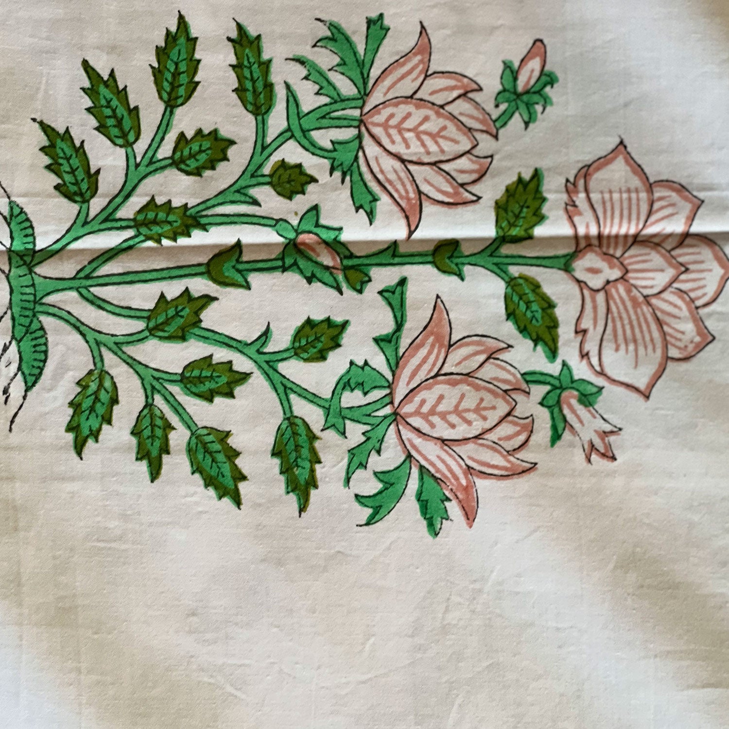 Green and pink flowers printed bedsheet