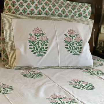 Green and pink flowers printed bedsheet